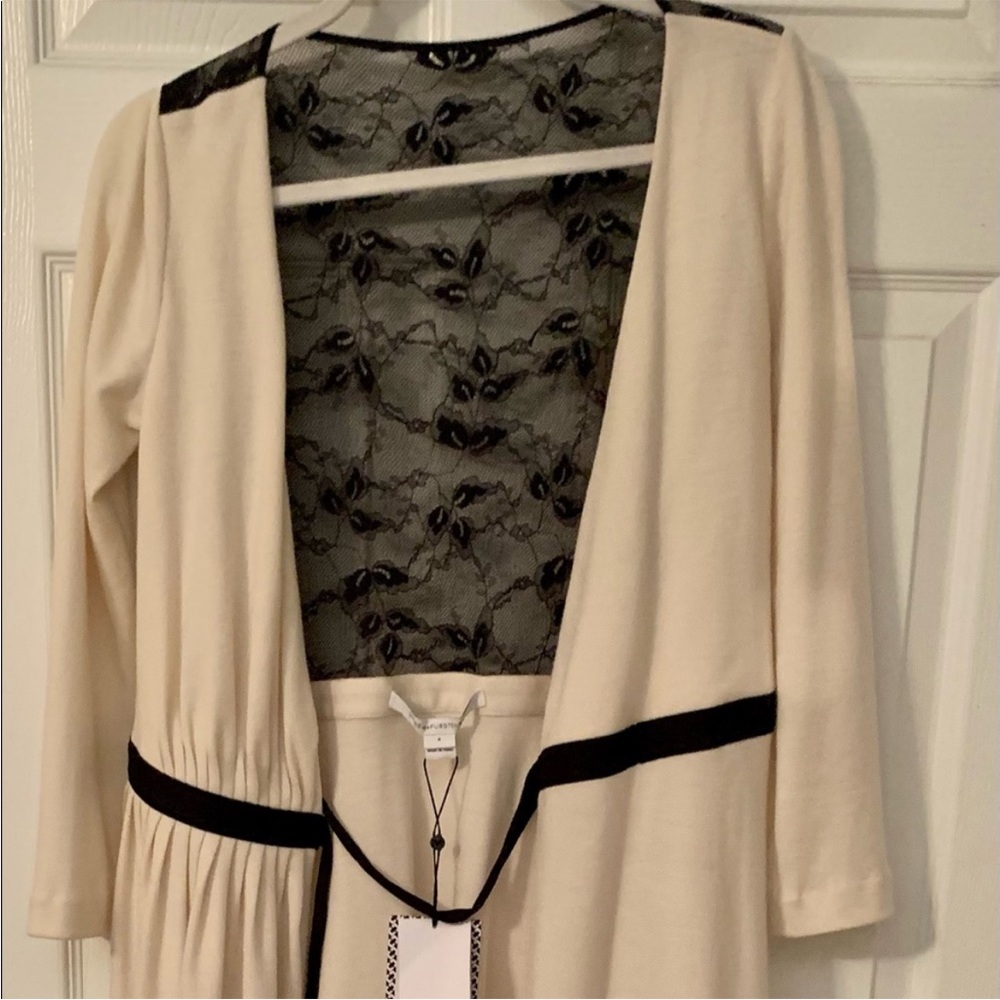 Diane von Furstenbeng Kendall Jenner Seduction Wrap dress - Picture 6 of 14